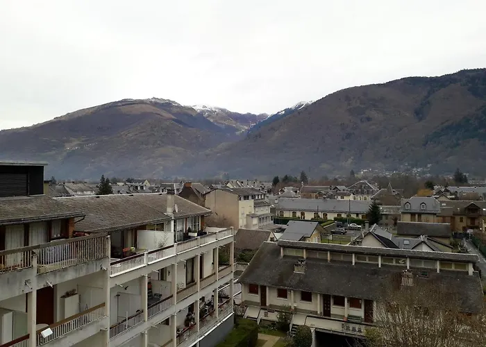 Chaleureux A 30 M² Avec Vue アパート Bagnères-de-Luchon